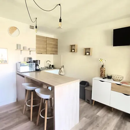Appartamento With Balcony 800 Meters From The Sea